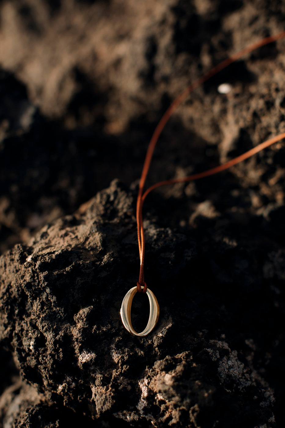 Versatile Oval Gold-Plated Pendant Necklace