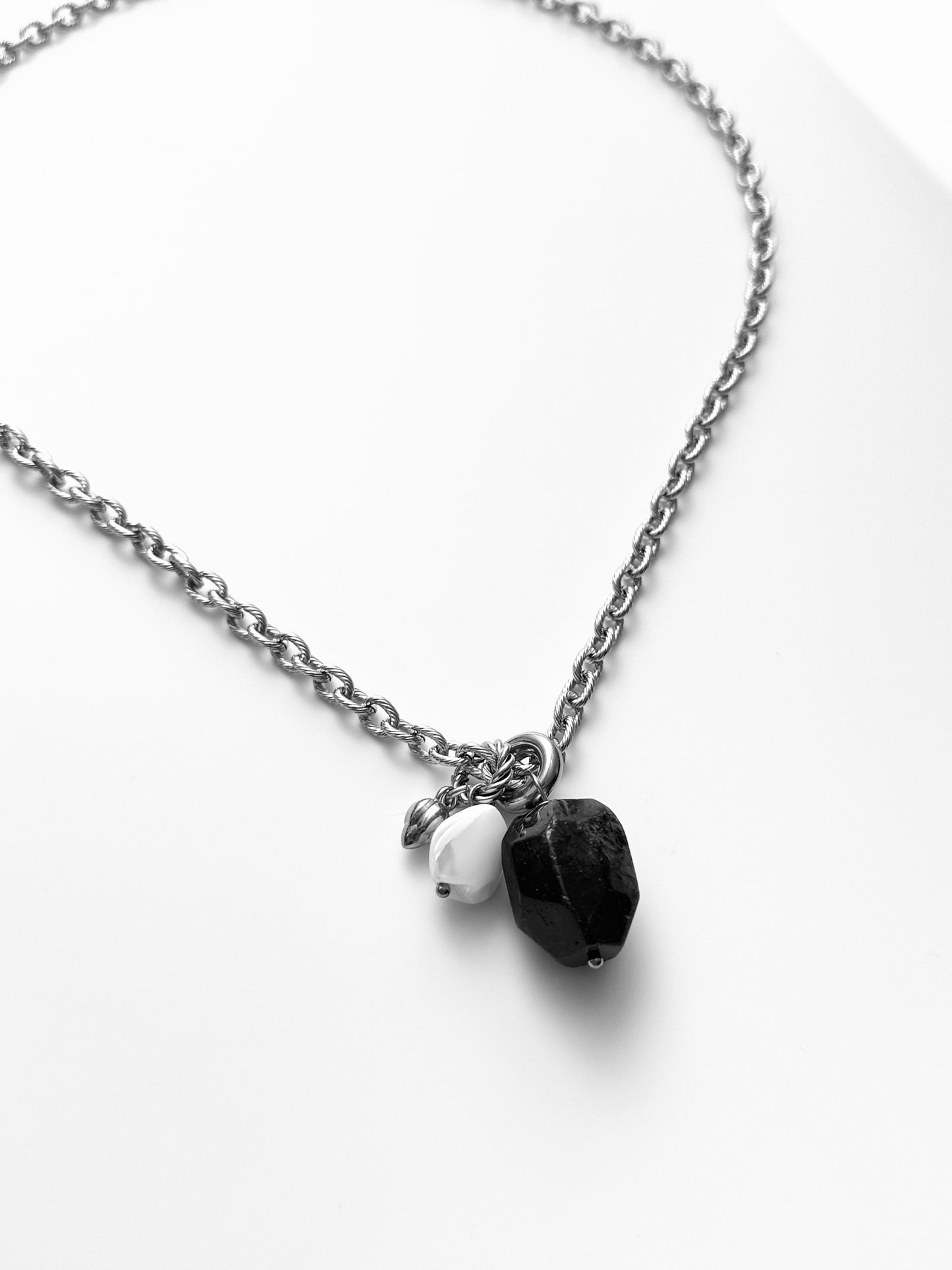 AIRAM Charms Necklace - Coal