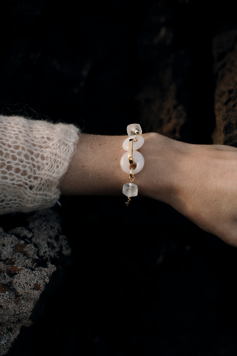 IN BALANCE WHITE Earrings & Bracelet