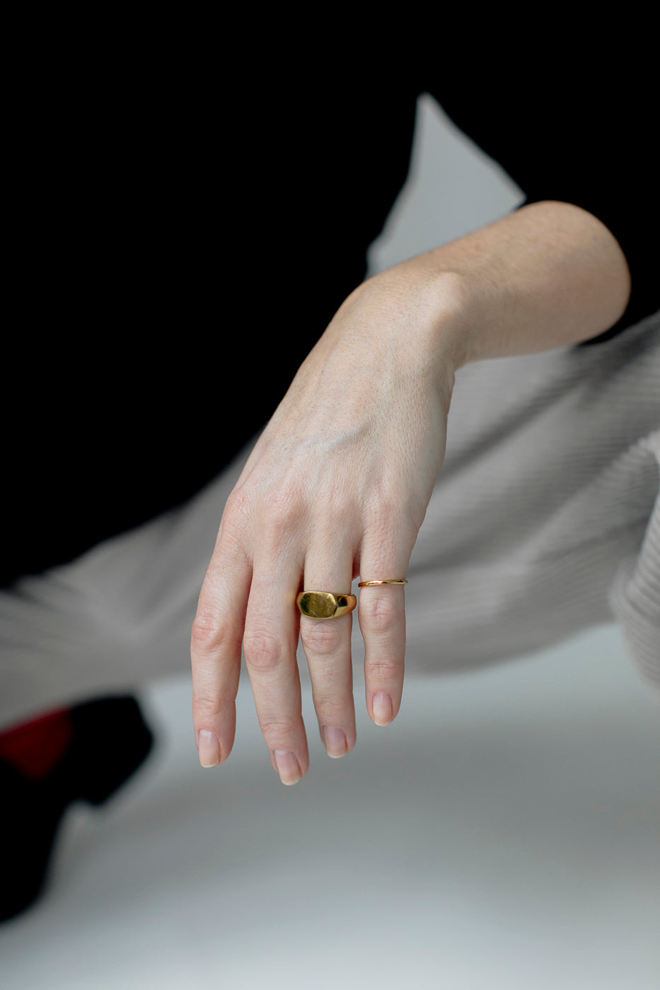 BASICS Signet Ring